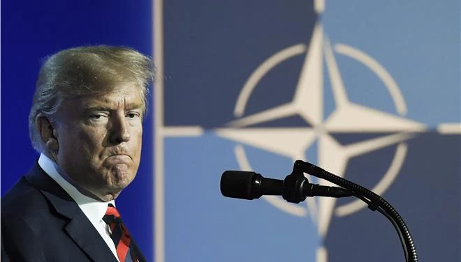 Τον ντίλερ αμερικανικών όπλων έκανε στο ΝΑΤΟ ο Τραμπ